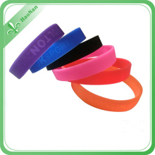 Pulseira de silicone Festival Multi-Color para uso em casamentos